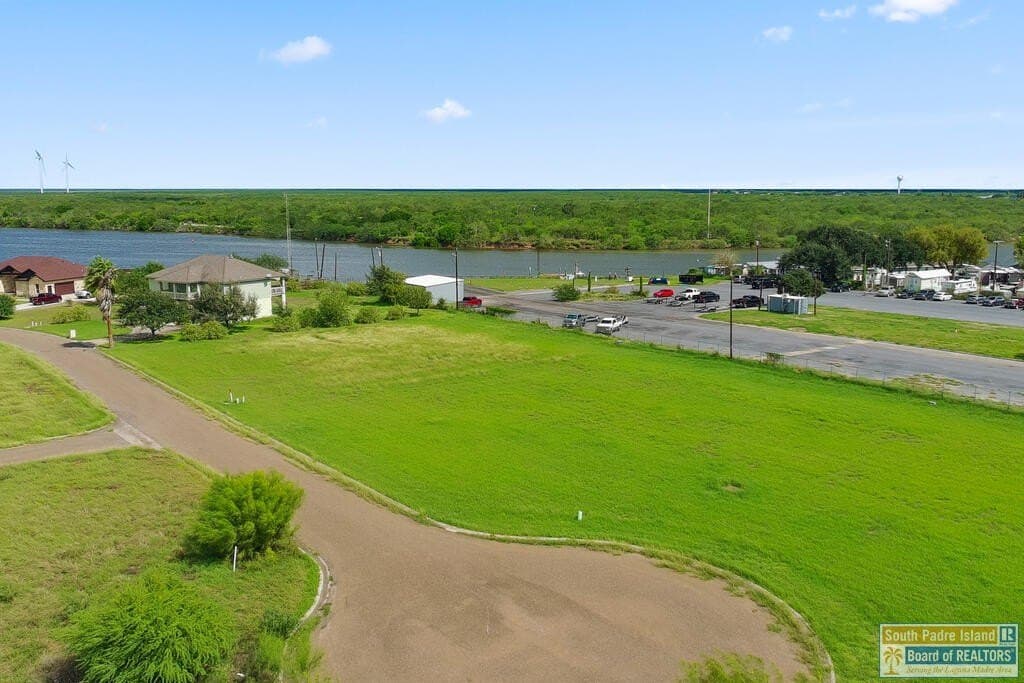 Heron Dr. lot: 8