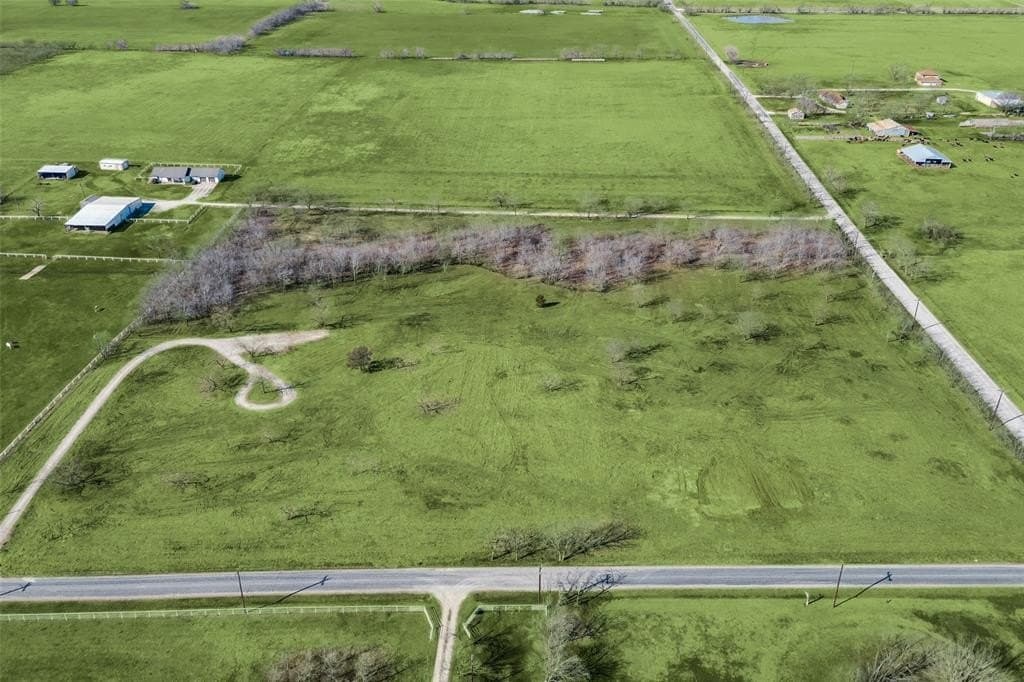 10.7 acres in Grayson County gallery image 3