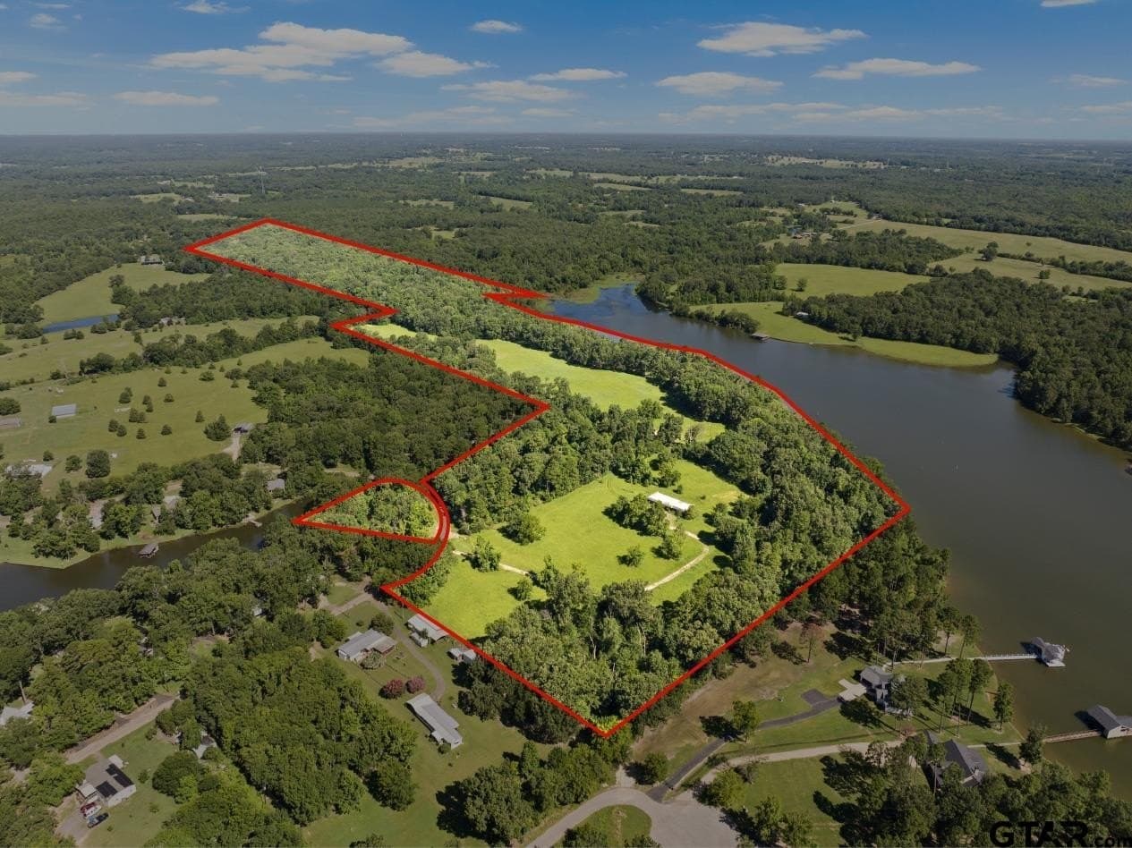 68.3 acres in Titus County