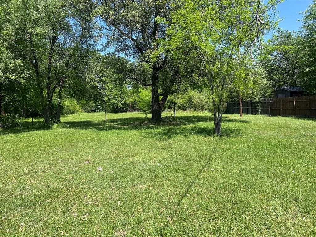 1.28 acres in Van Zandt County