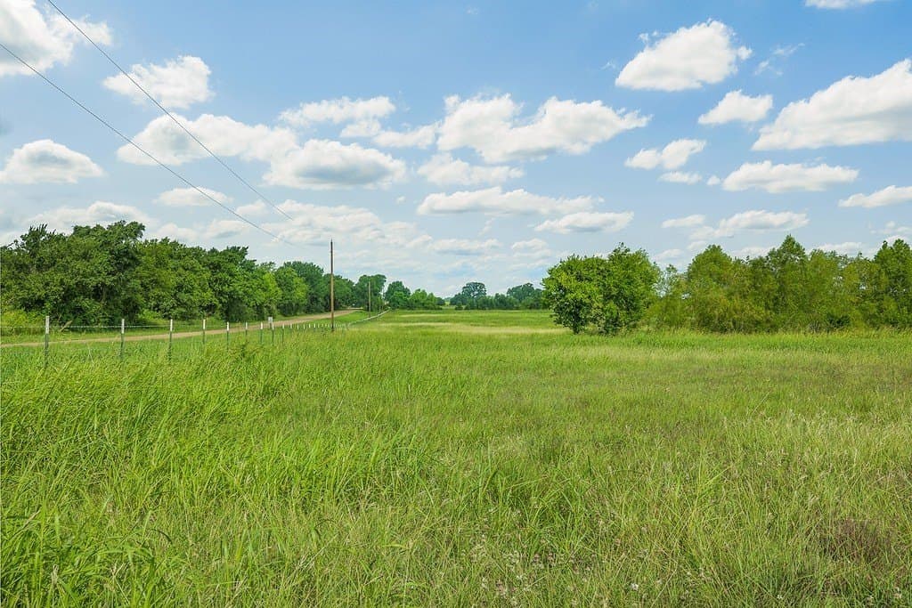 15 acres in Fayette County gallery image 3