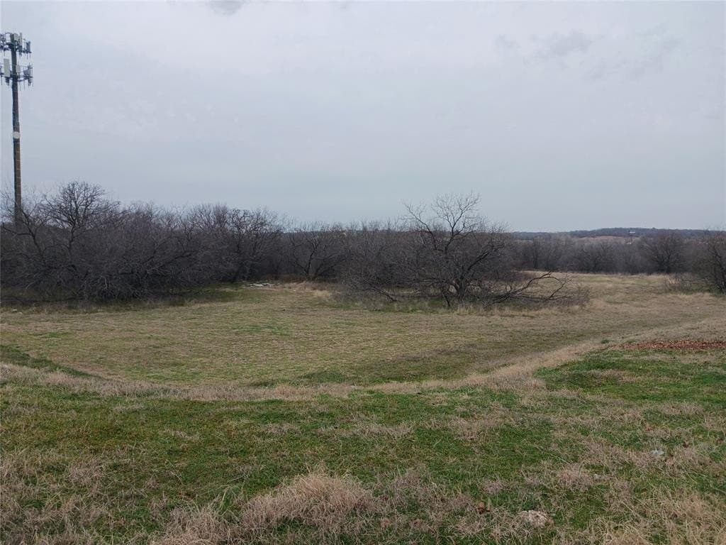 1.4 acres in Tarrant County gallery image 2
