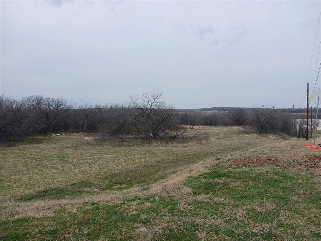 1.4 acres in Tarrant County gallery image 3