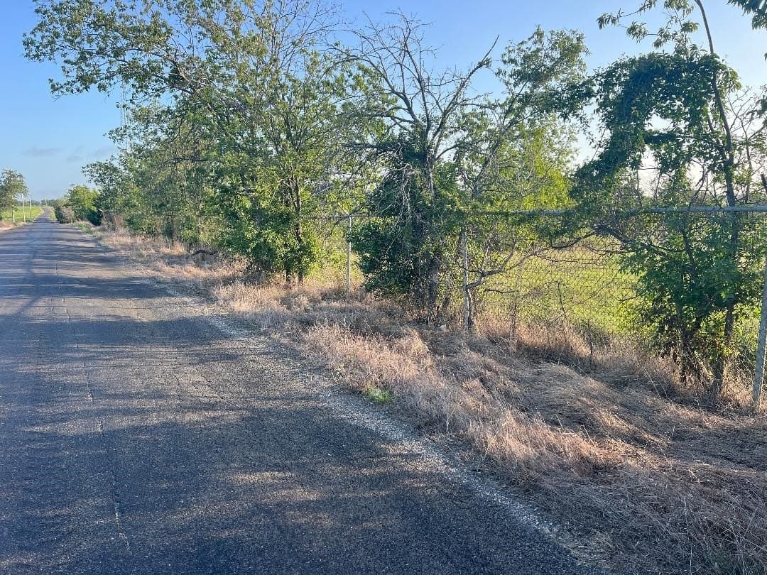 4.35 acres in Hill County - photo 2