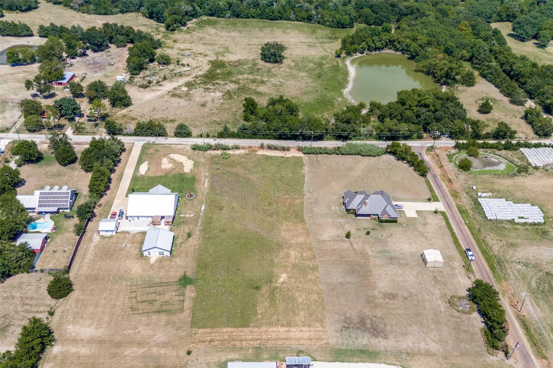 1.5 acres in Kaufman County gallery image 2