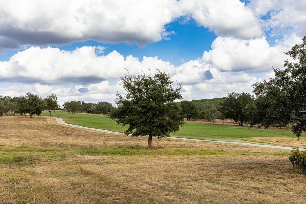 0.18 acres in Kerr County - photo 10
