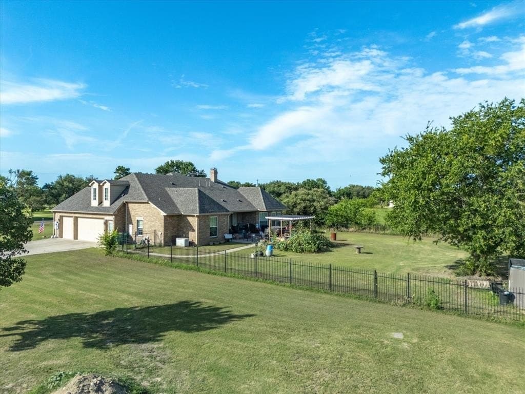 10.5 acres in Kaufman County gallery image 4