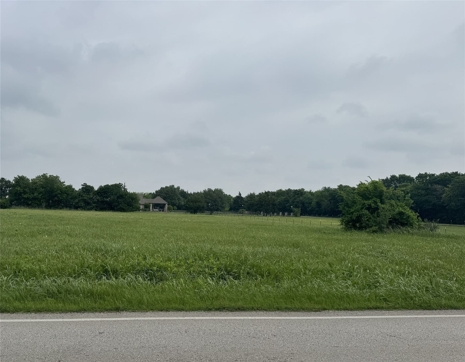 0.75 acres in Dallas County gallery image 3