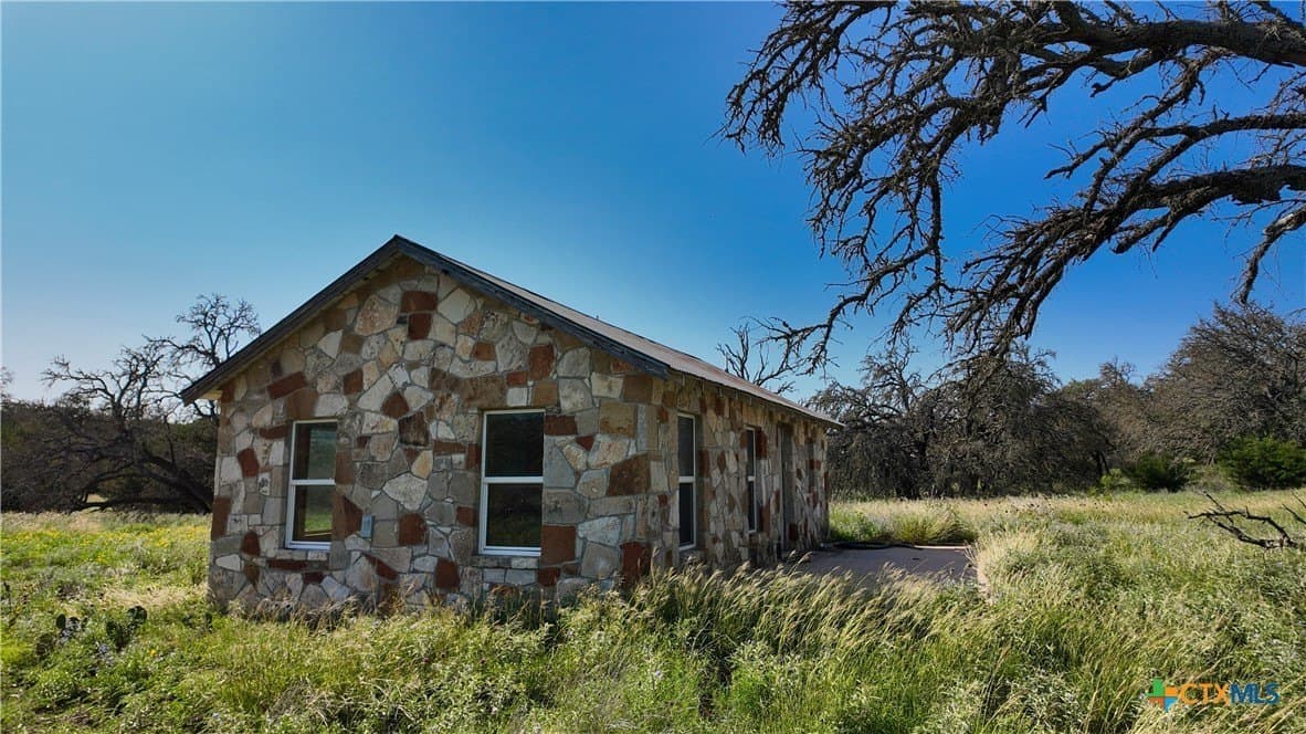 28.24 acres in Gillespie County gallery image 2