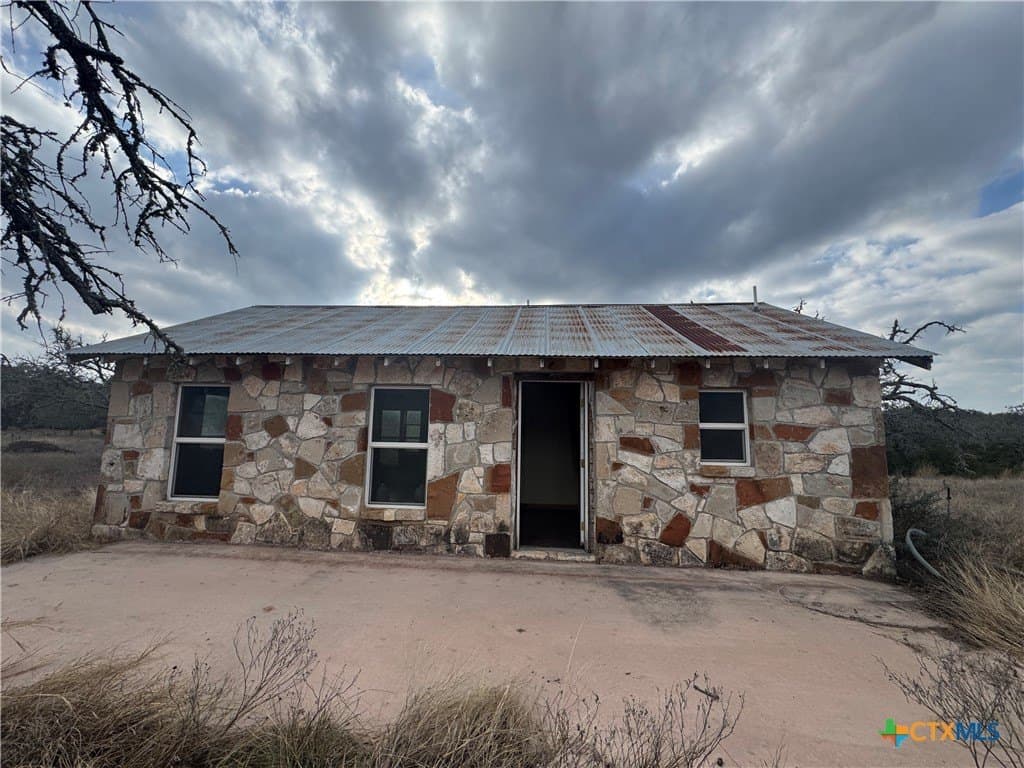 28.24 acres in Gillespie County - photo 12