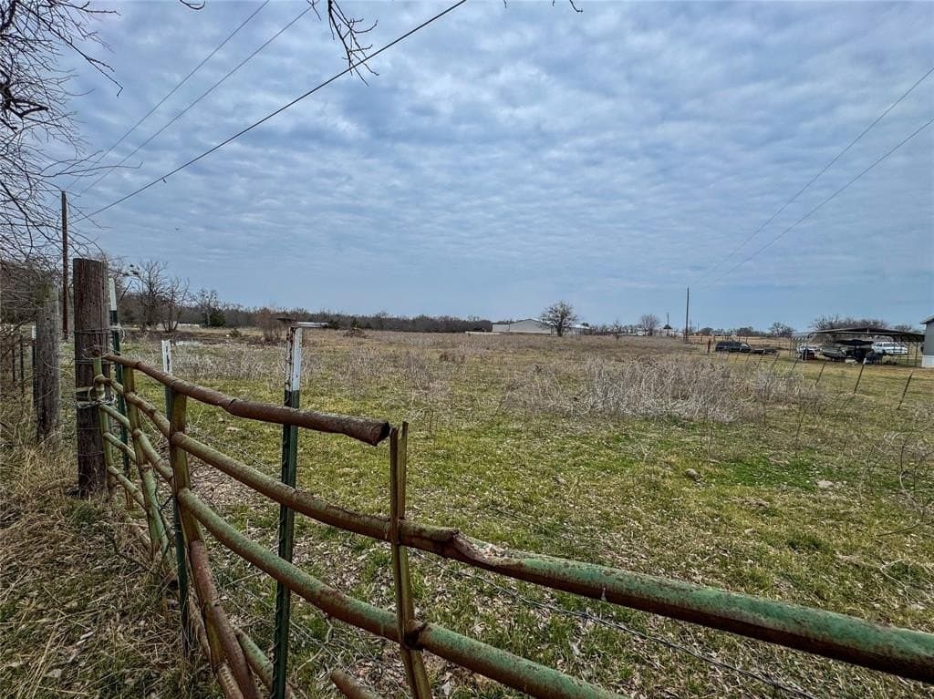 2 acres in Hunt County
