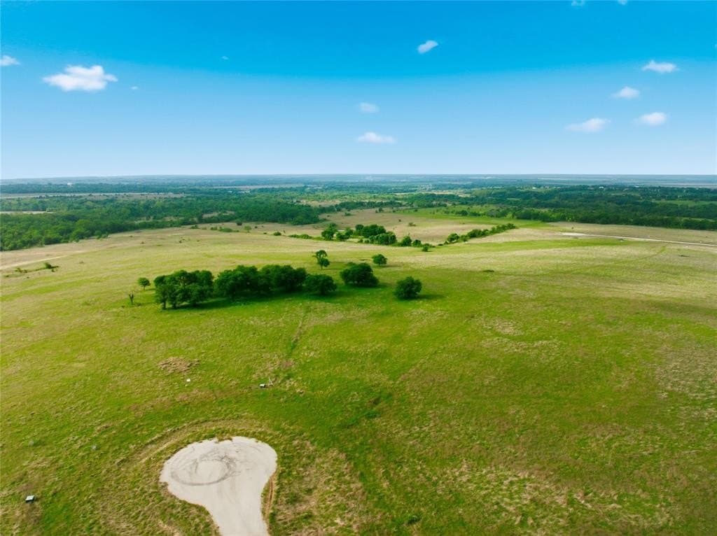 2.87 acres in Hill County