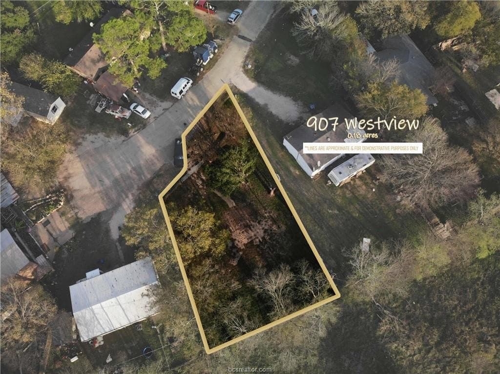 0.18 acres in Burleson County - photo 2