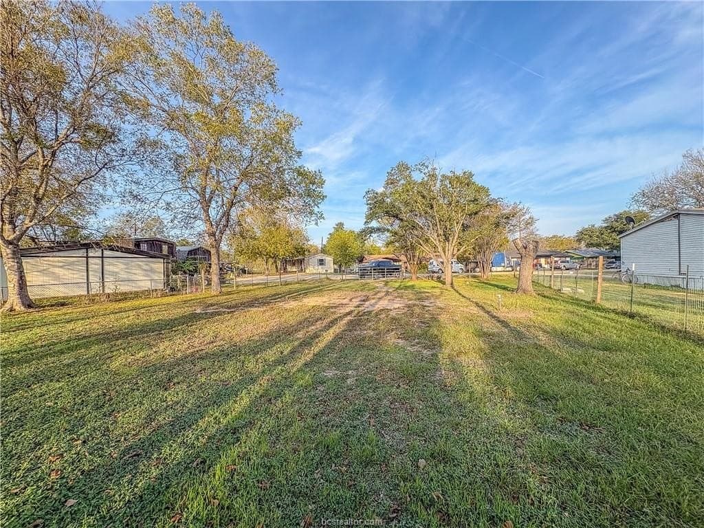 0.18 acres in Burleson County - photo 6