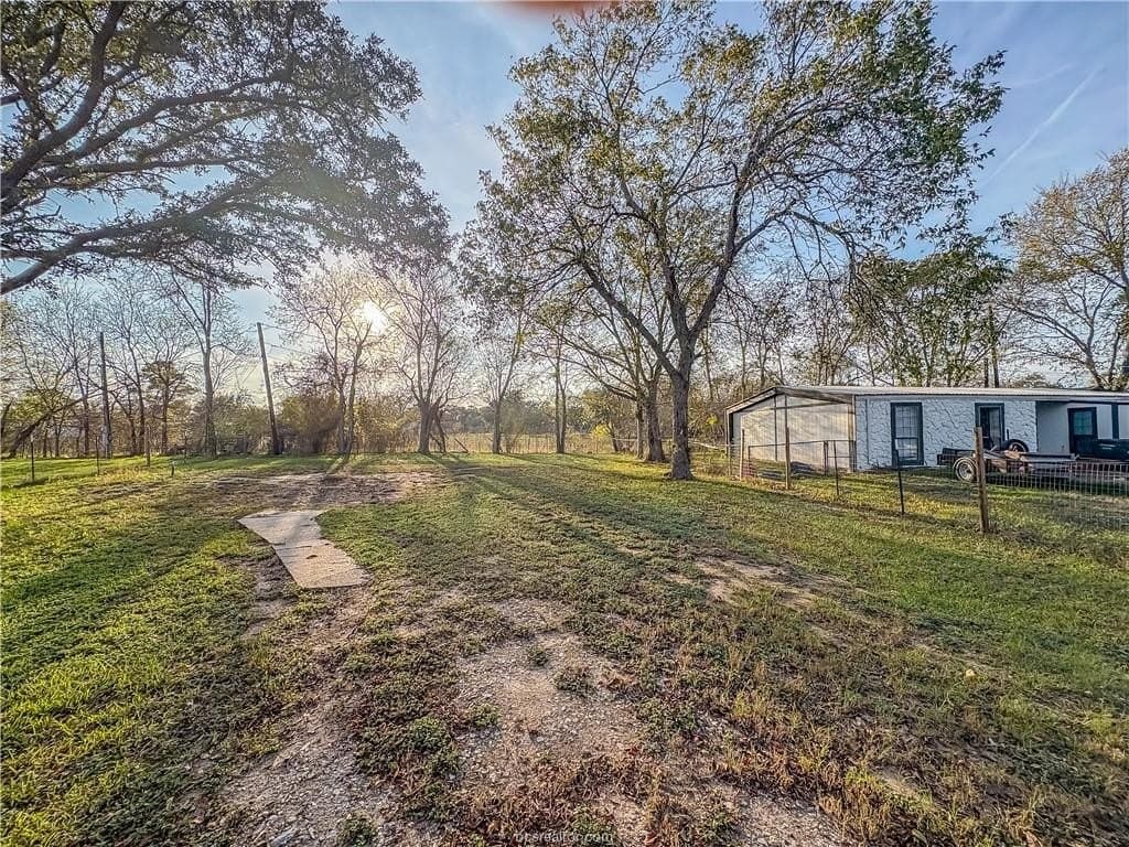 0.18 acres in Burleson County - photo 3