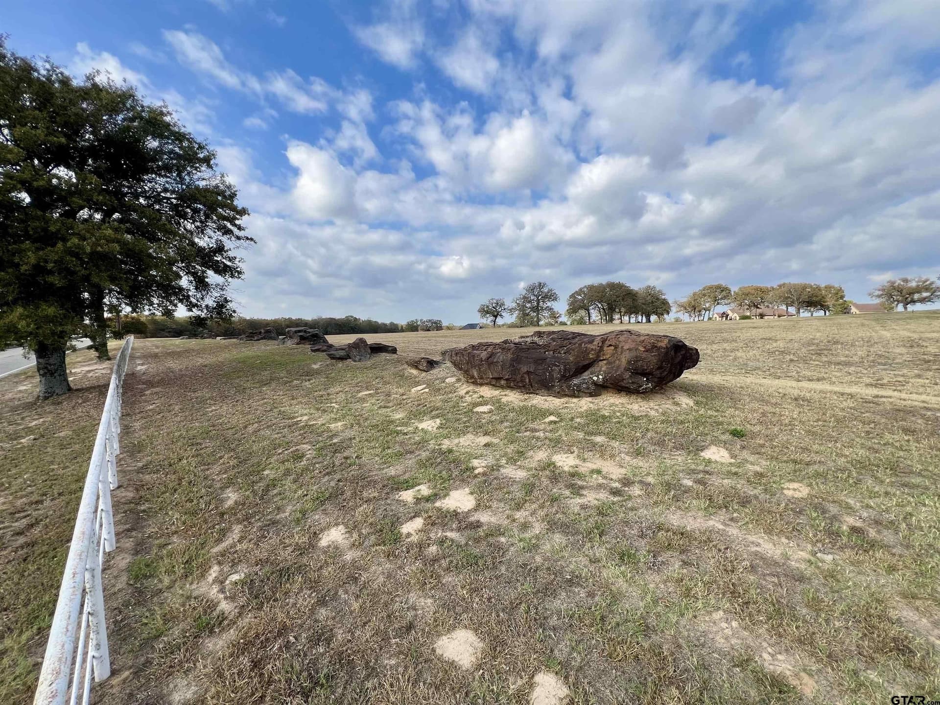 5.01 acres in Smith County gallery image 4