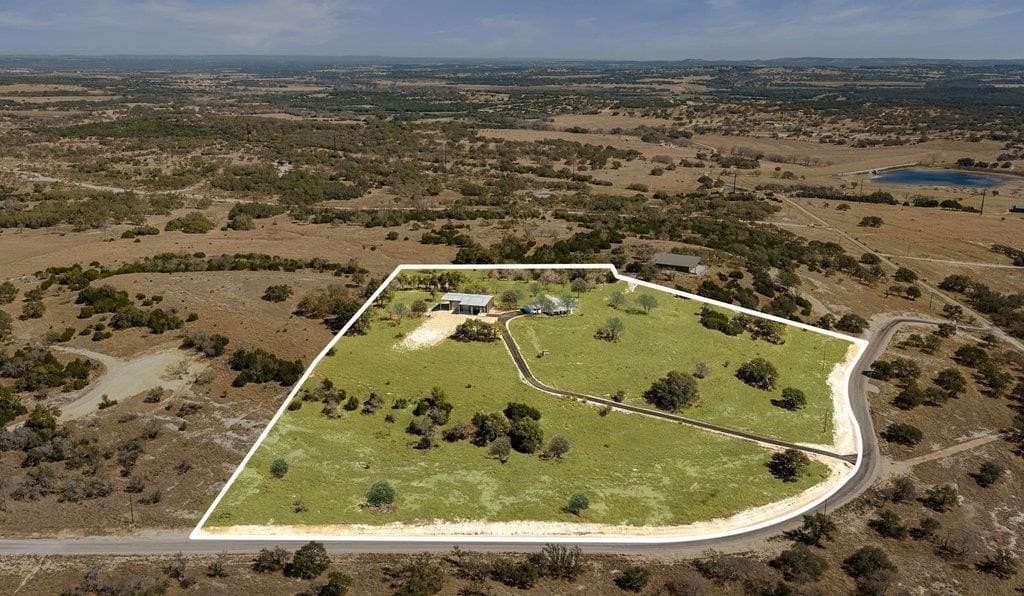 10 acres in Gillespie County
