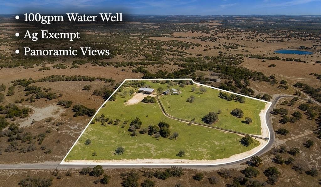 10 acres in Gillespie County