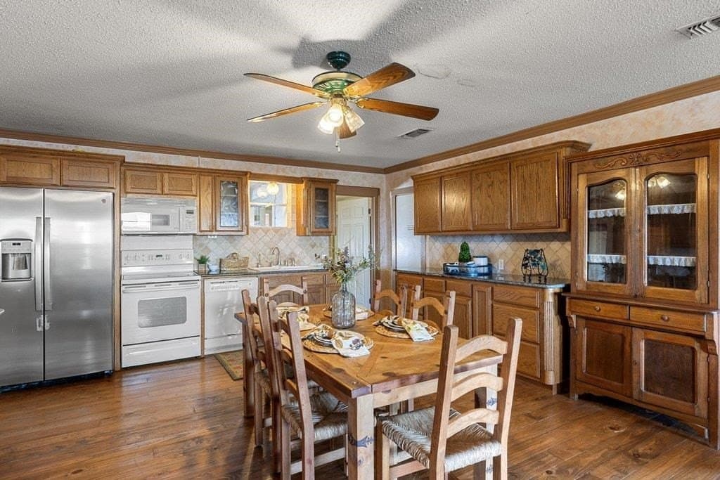 10 acres in Gillespie County - photo 16