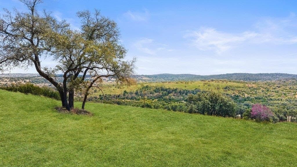 10 acres in Gillespie County - photo 7