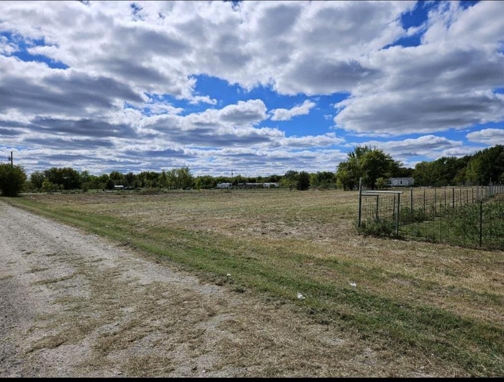 2.29 acres in Hunt County gallery image 3