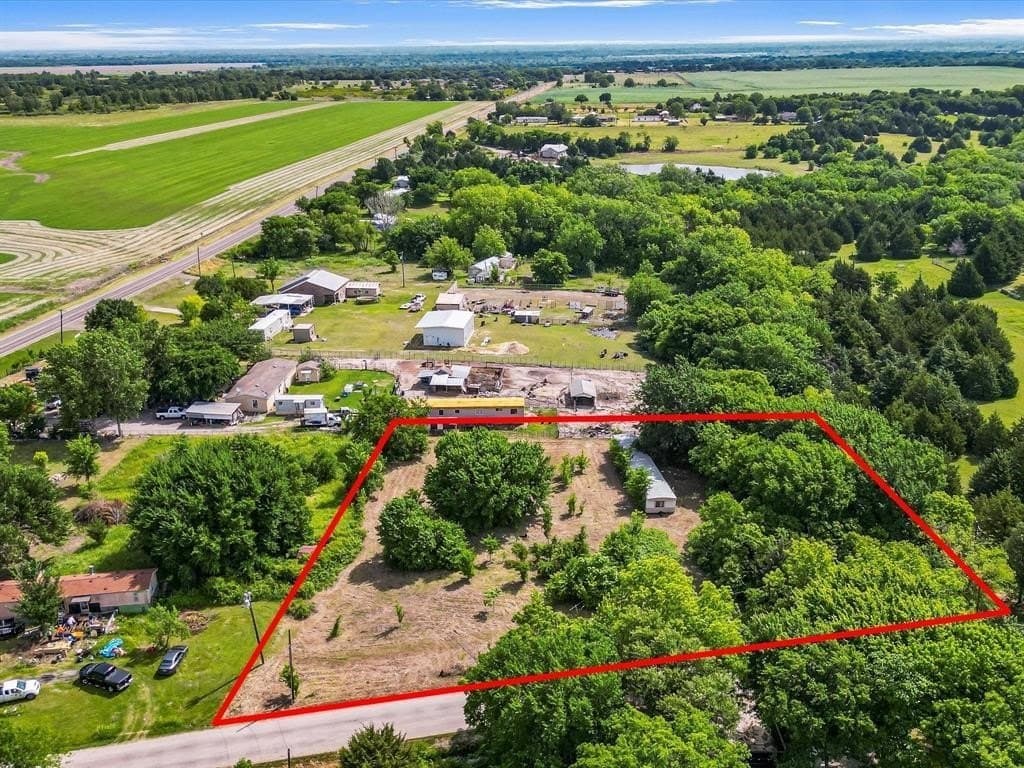 1.4 acres in Ellis County - photo 6