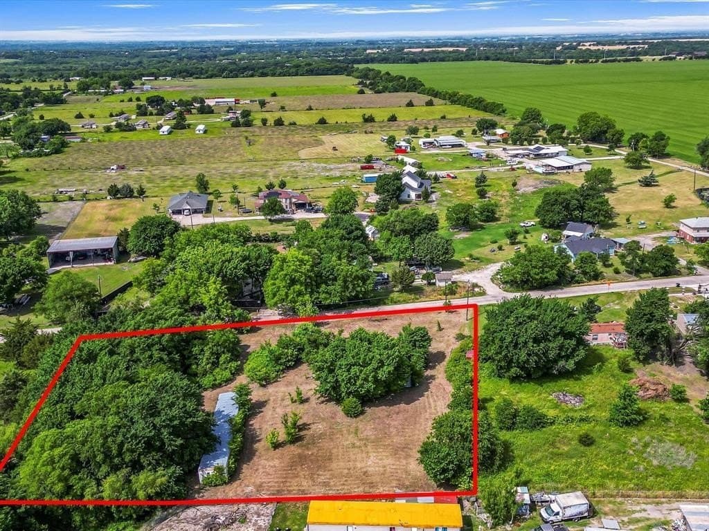 1.4 acres in Ellis County - photo 8