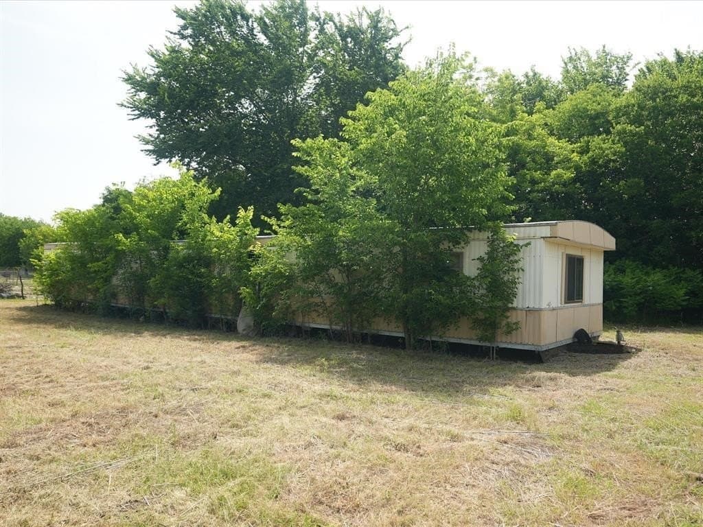 1.4 acres in Ellis County gallery image 3