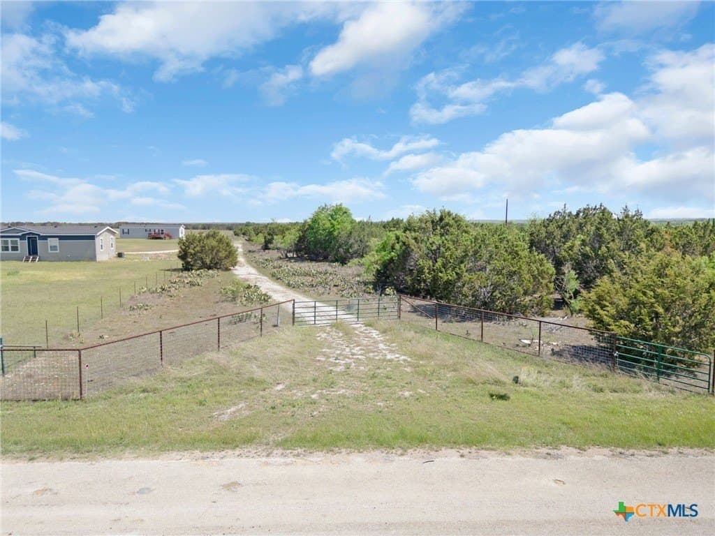 22.46 acres in Burnet County gallery image 4
