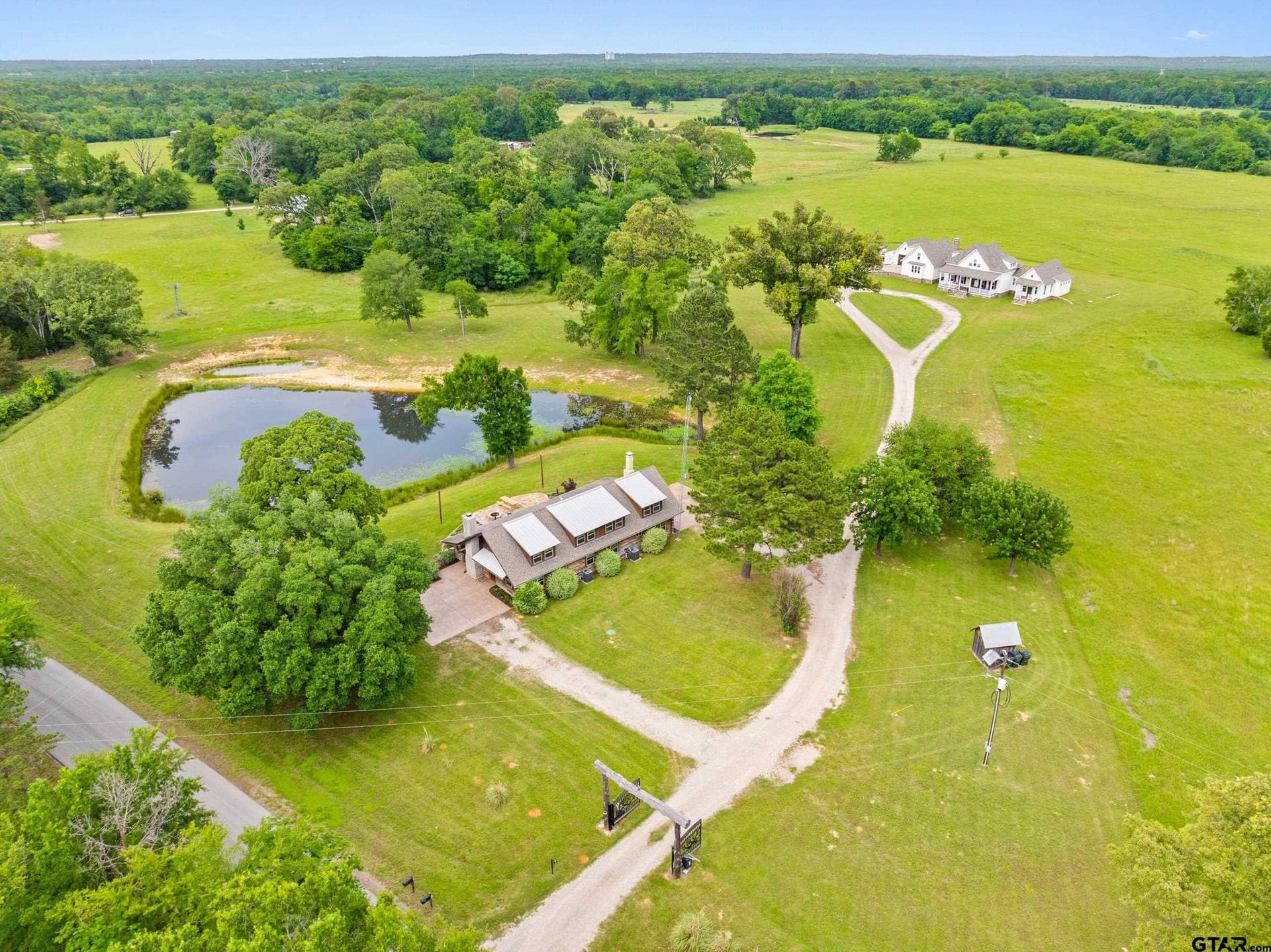 38 acres in Smith County gallery image 2