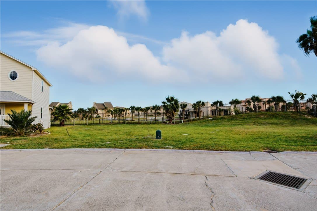 0.18 acres in Nueces County - photo 6