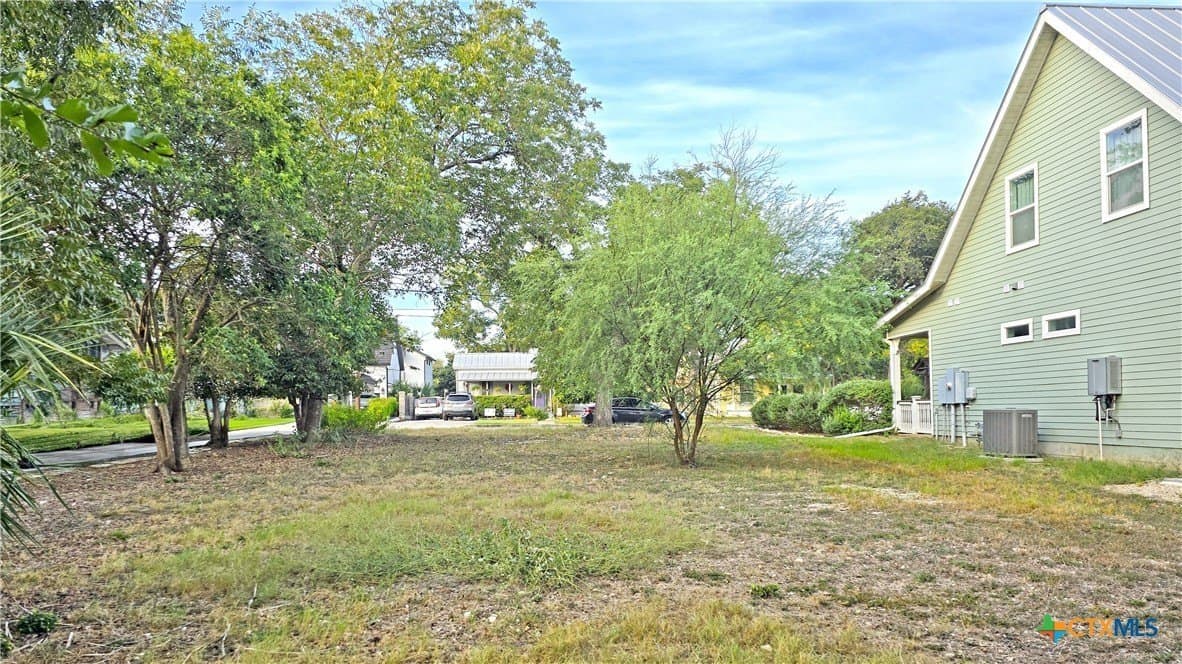 0.26 acres in Comal County - photo 9