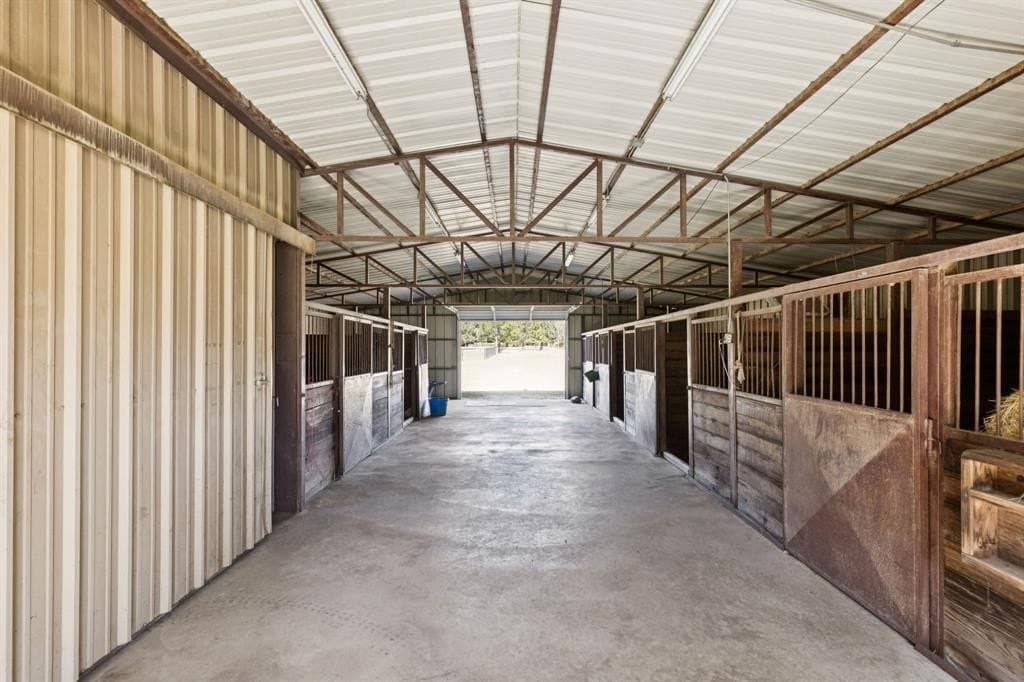 4.98 acres in Tarrant County gallery image 4