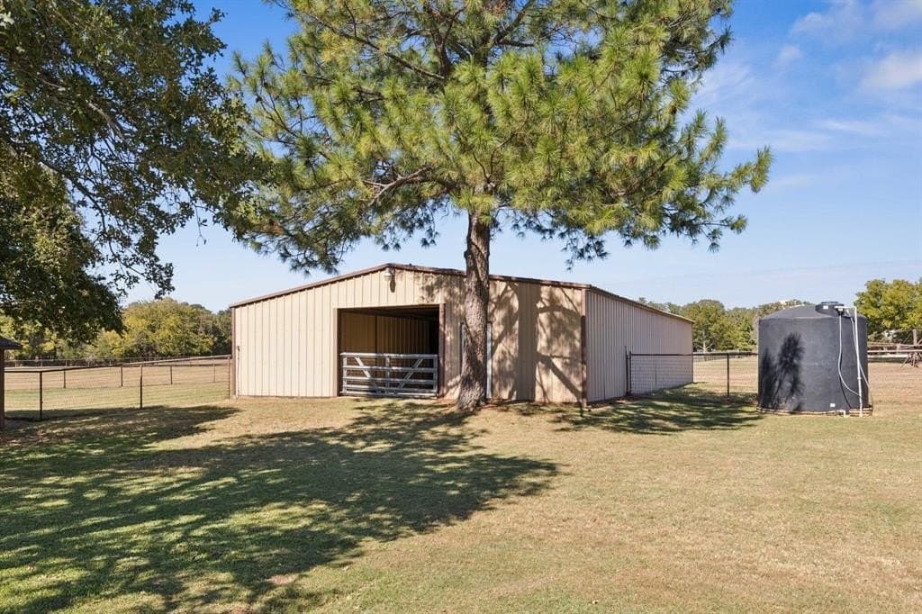 4.98 acres in Tarrant County gallery image 3