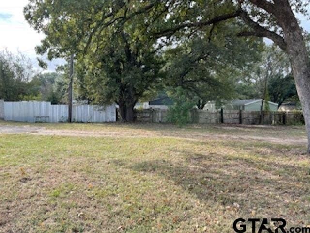 0.67 acres in Henderson County gallery image 3