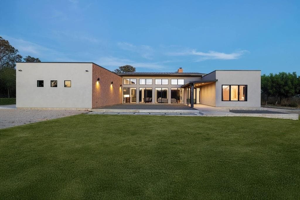 26.33 acres in Gillespie County