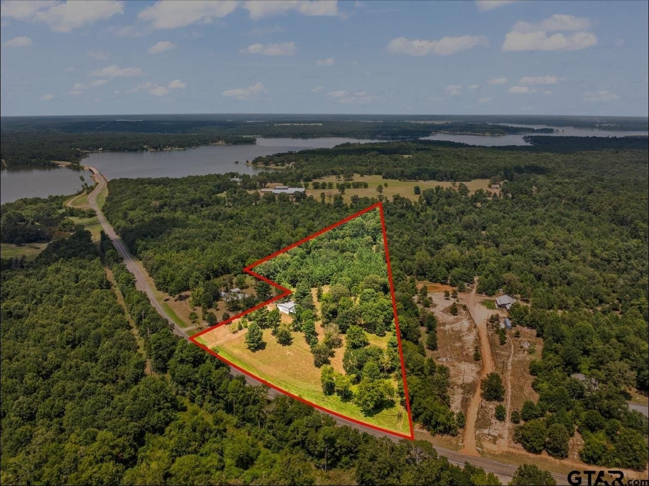 13.4 acres in Camp County