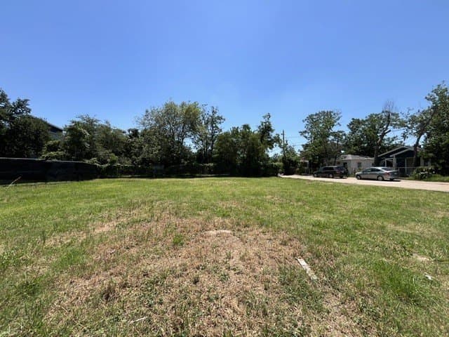 0.1 acres in Dallas County - photo 5