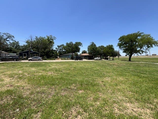 0.1 acres in Dallas County - photo 2