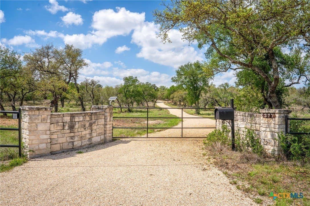 20.04 acres in Comal County - photo 6