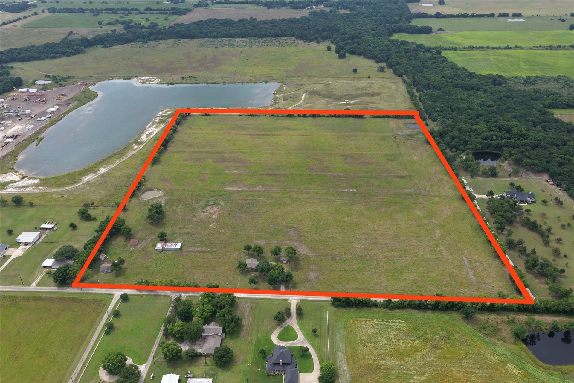 37.02 acres in Ellis County