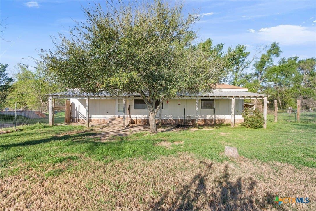 11.87 acres in Milam County