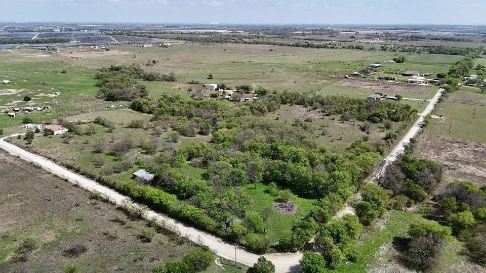 1.4 acres in Hill County gallery image 3