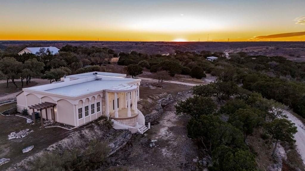 10 acres in Kerr County - photo 2