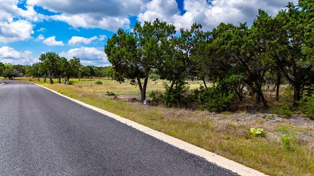 1 acres in Kerr County - photo 3