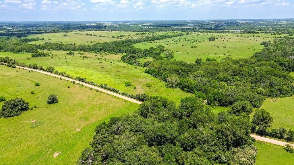 106.07 acres in Colorado County