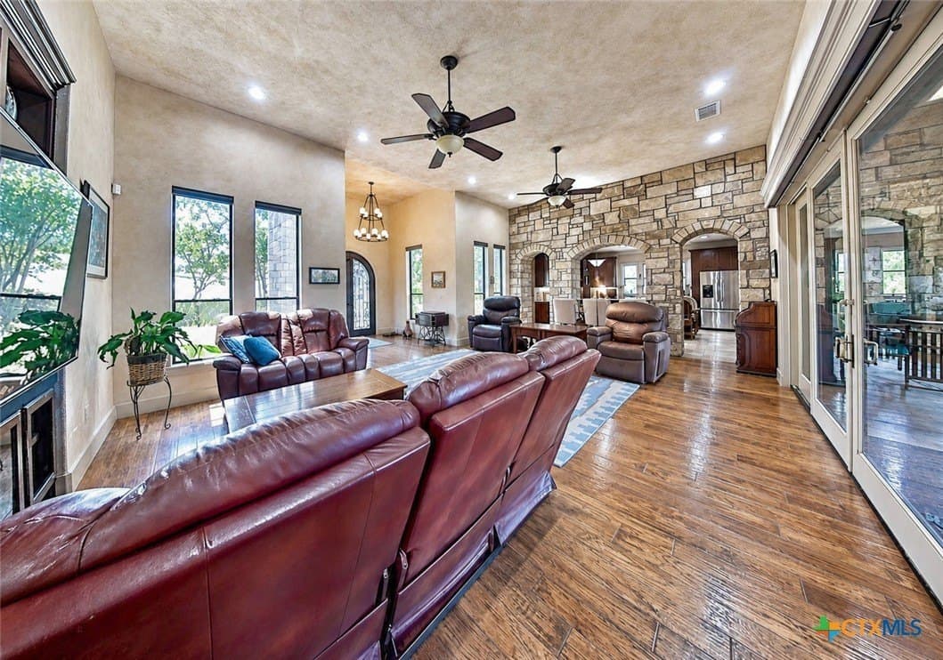 14.97 acres in Comal County - photo 6