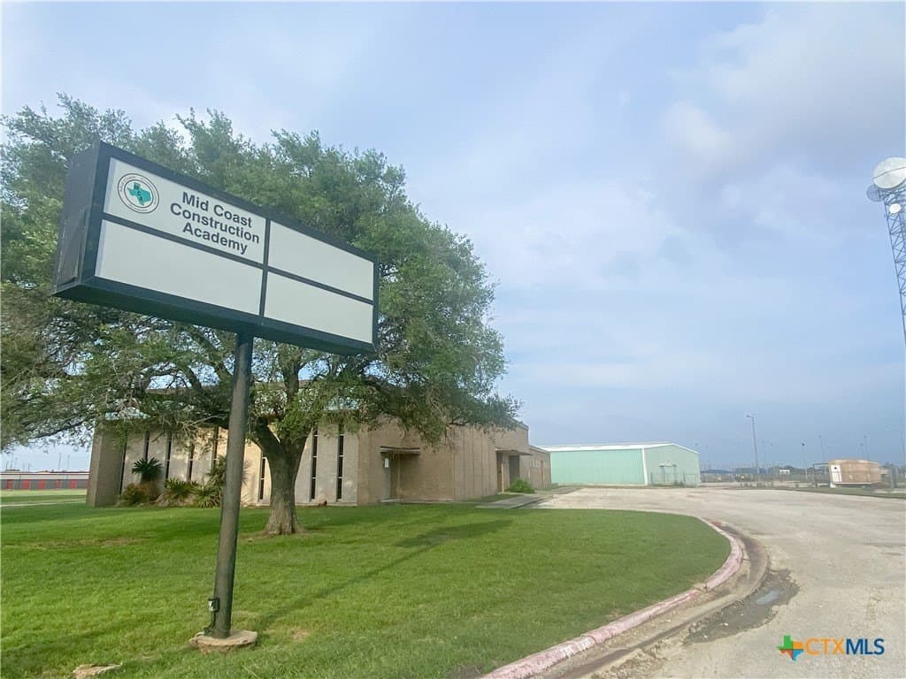 13.7 acres in Victoria County gallery image 4