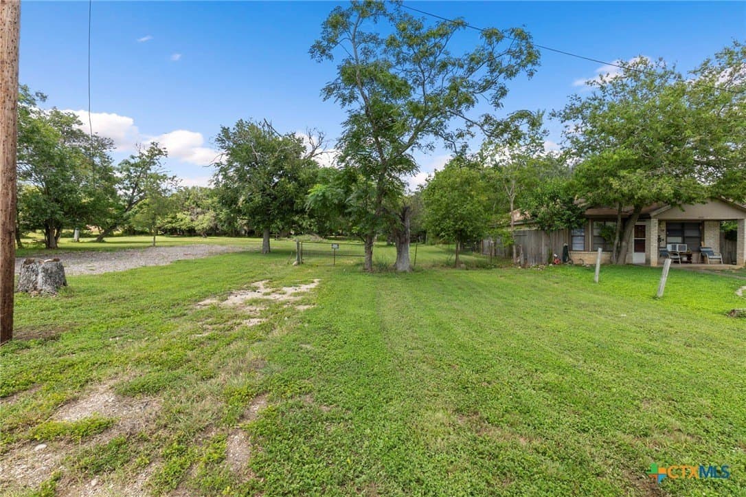0.22 acres in Hays County gallery image 4