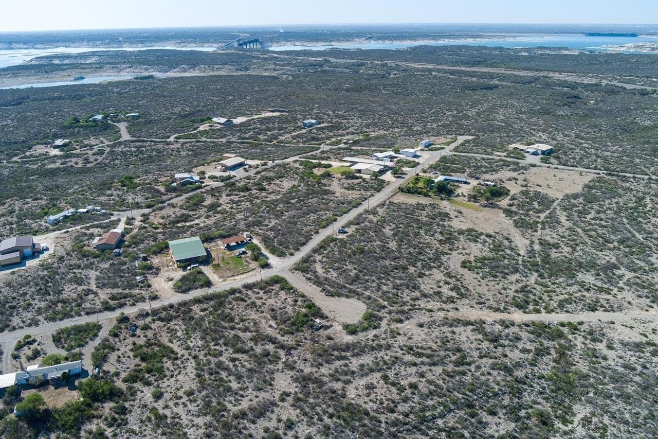 1.36 acres in Val Verde County - photo 12